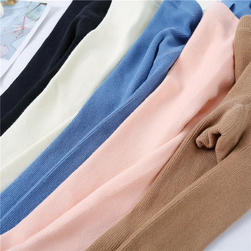 281-Collants pour Bébé avec Bretelles - Élégance Décontractée pour le Printemps 2024
