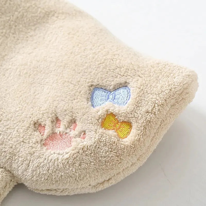 476-Serviette Suspendue en Velours Coral – Adorable et Pratique !
