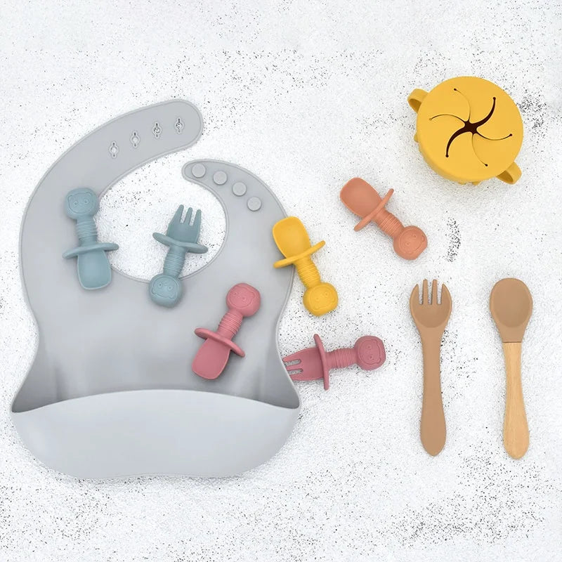 309-Ensemble de Vaisselle en Silicone pour Bébé 3/4 PCS avec Assiette, Cuillère et Fourchette – Couleur Unie