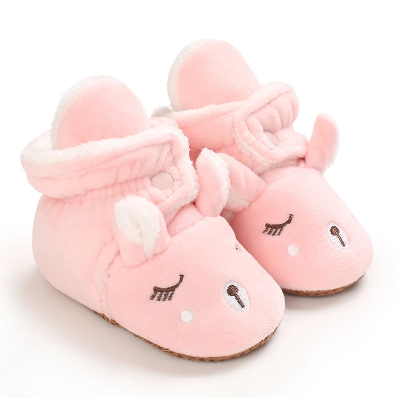 047-Chaussons Bébé d’Hiver – Douceur et Confort pour les Premiers Pas