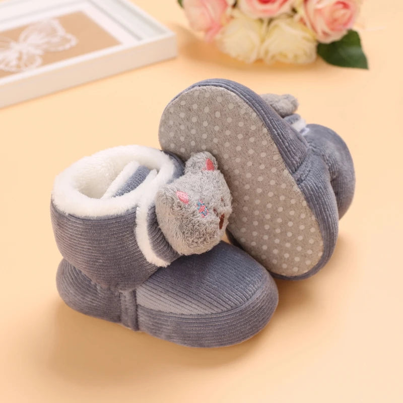 047-Chaussons Bébé d’Hiver – Douceur et Confort pour les Premiers Pas