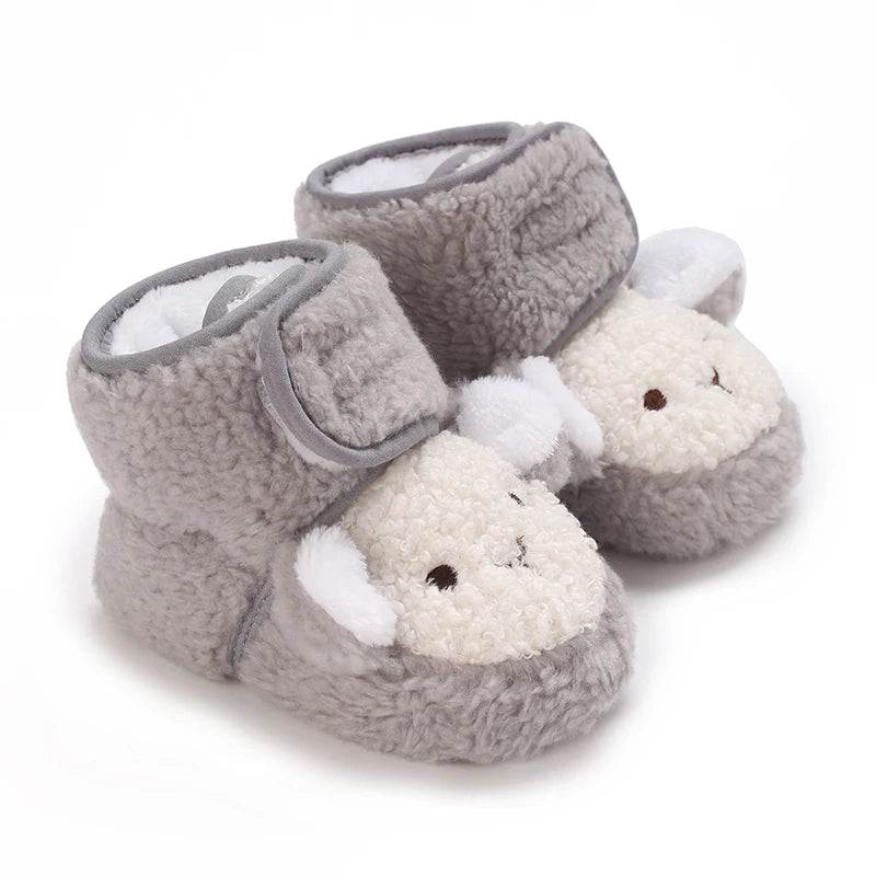 047-Chaussons Bébé d’Hiver – Douceur et Confort pour les Premiers Pas