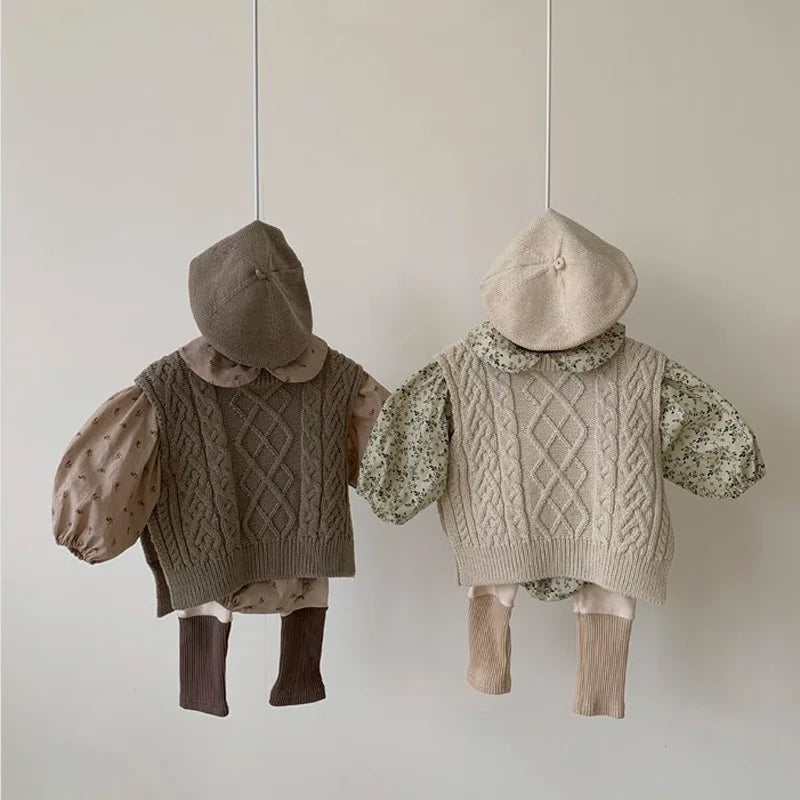 057-Gilet en Tricot pour Bébé - Élégance et Confort pour le Printemps et l'Automne