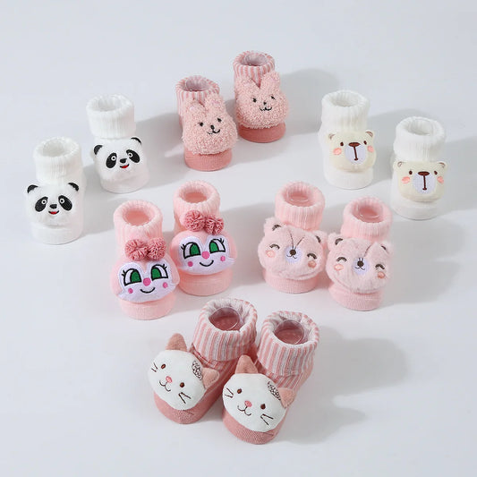 116-Chaussettes Bébé Douces avec Poupée Cartoon – Premiers Pas et Confort