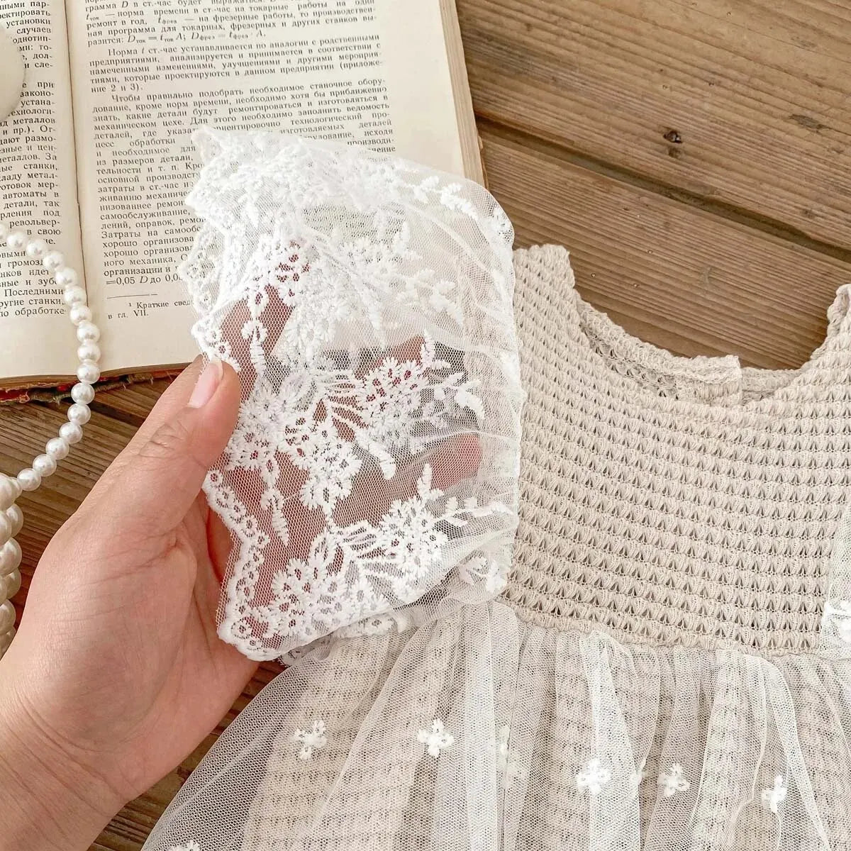 107U-Robe Romper en Maille à Gaufres avec Dentelle pour Filles Bébé