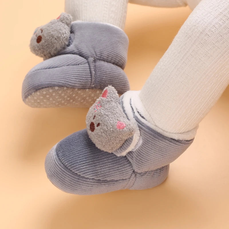 047-Chaussons Bébé d’Hiver – Douceur et Confort pour les Premiers Pas