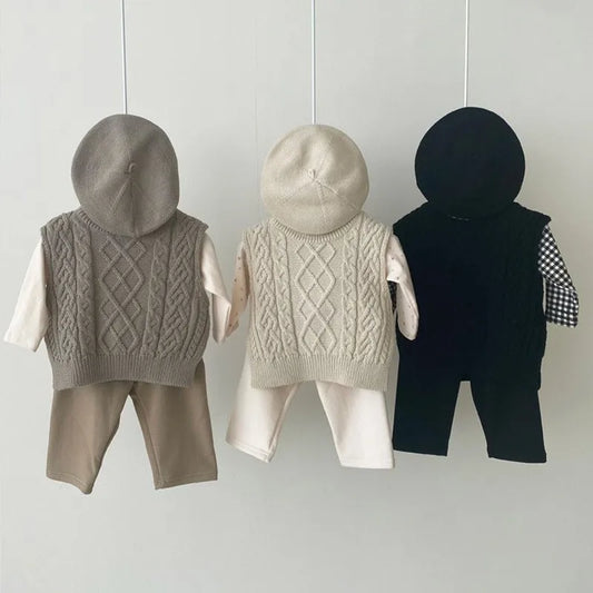 057-Gilet en Tricot pour Bébé - Élégance et Confort pour le Printemps et l'Automne