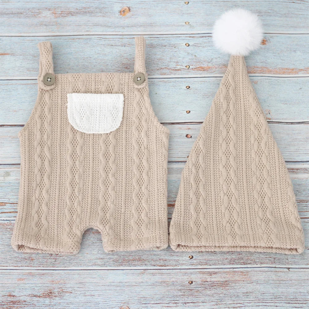 107-Ensemble Photographie Naissance en Tricot - Pantalon à Bretelles et Bonnet Pompon