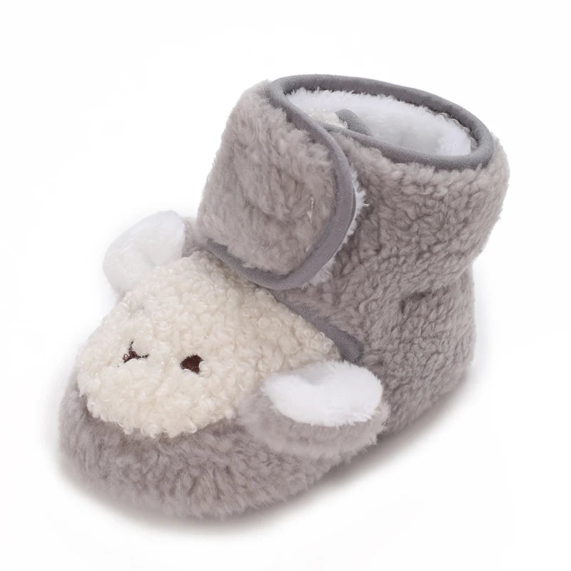 047-Chaussons Bébé d’Hiver – Douceur et Confort pour les Premiers Pas