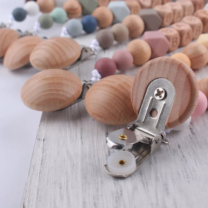 352-Attache-sucette Personnalisée avec Perles en Silicone – Un Accessoire Indispensable pour Bébé