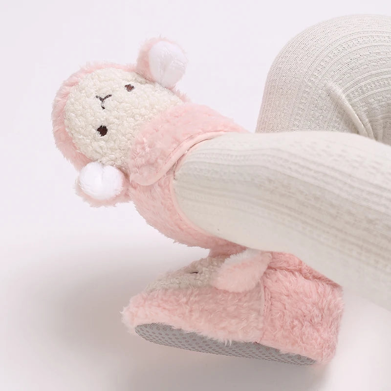 047-Chaussons Bébé d’Hiver – Douceur et Confort pour les Premiers Pas