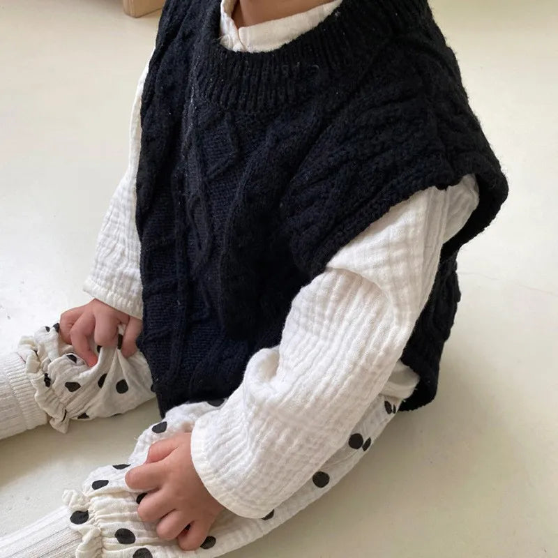 057-Gilet en Tricot pour Bébé - Élégance et Confort pour le Printemps et l'Automne