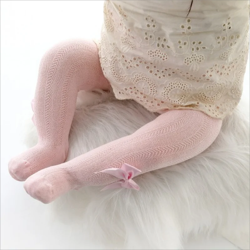 278-Collants Bébé Filles avec Nœud en Dentelle - Élégance et Confort pour Toutes les Saisons