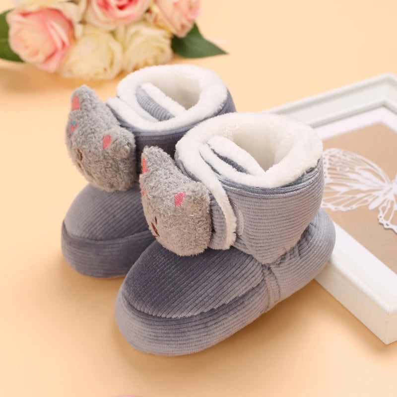 047-Chaussons Bébé d’Hiver – Douceur et Confort pour les Premiers Pas