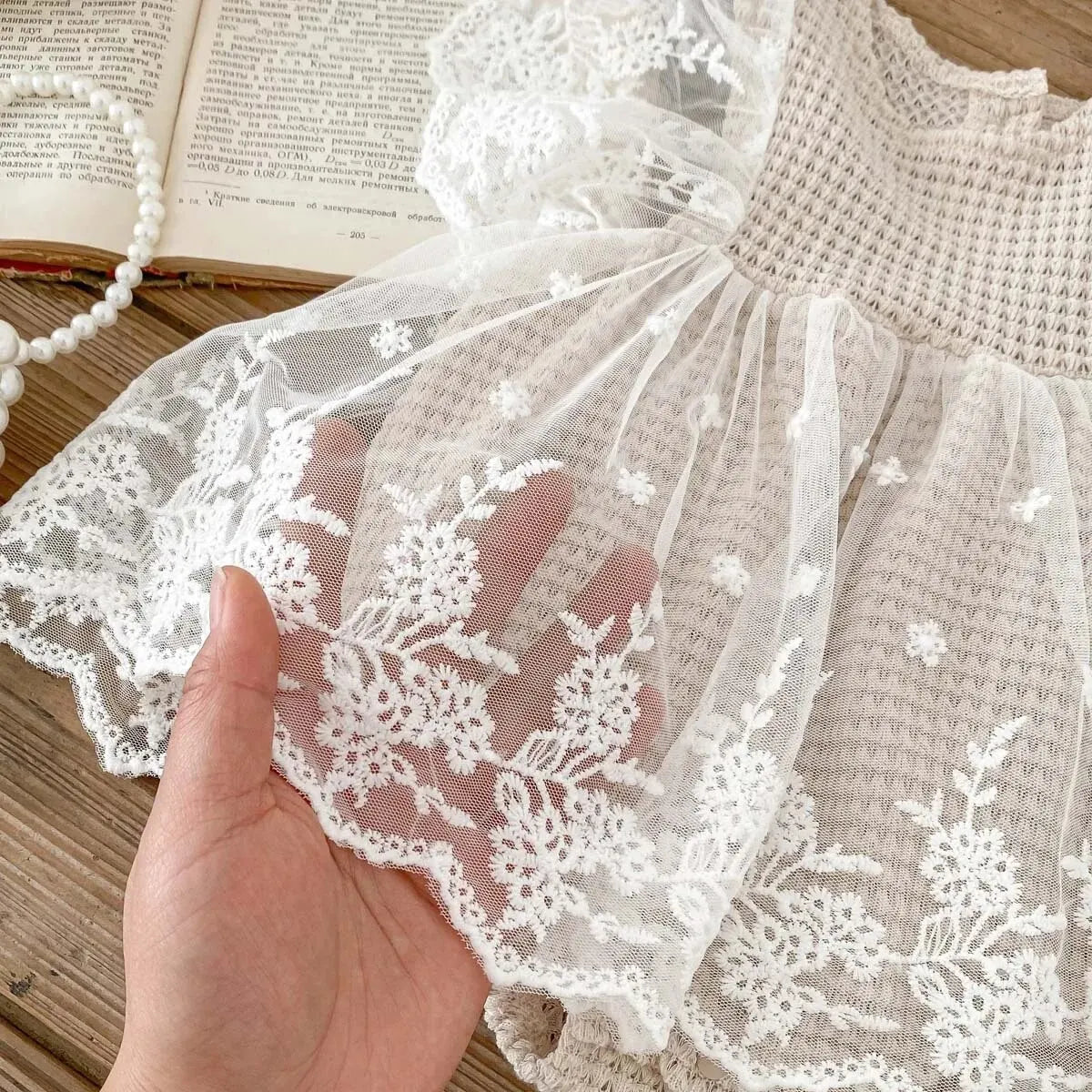 107U-Robe Romper en Maille à Gaufres avec Dentelle pour Filles Bébé