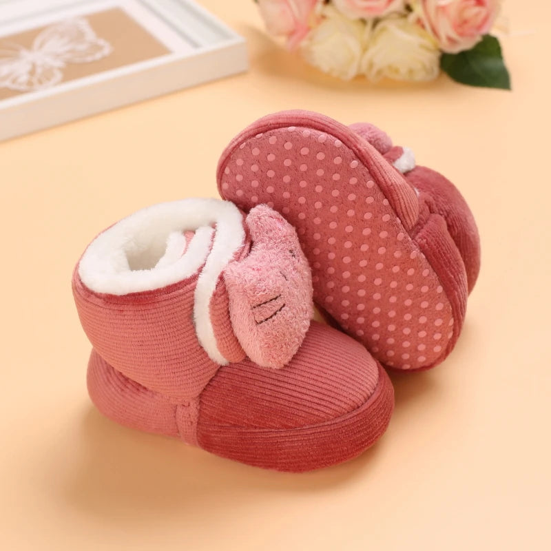 047-Chaussons Bébé d’Hiver – Douceur et Confort pour les Premiers Pas