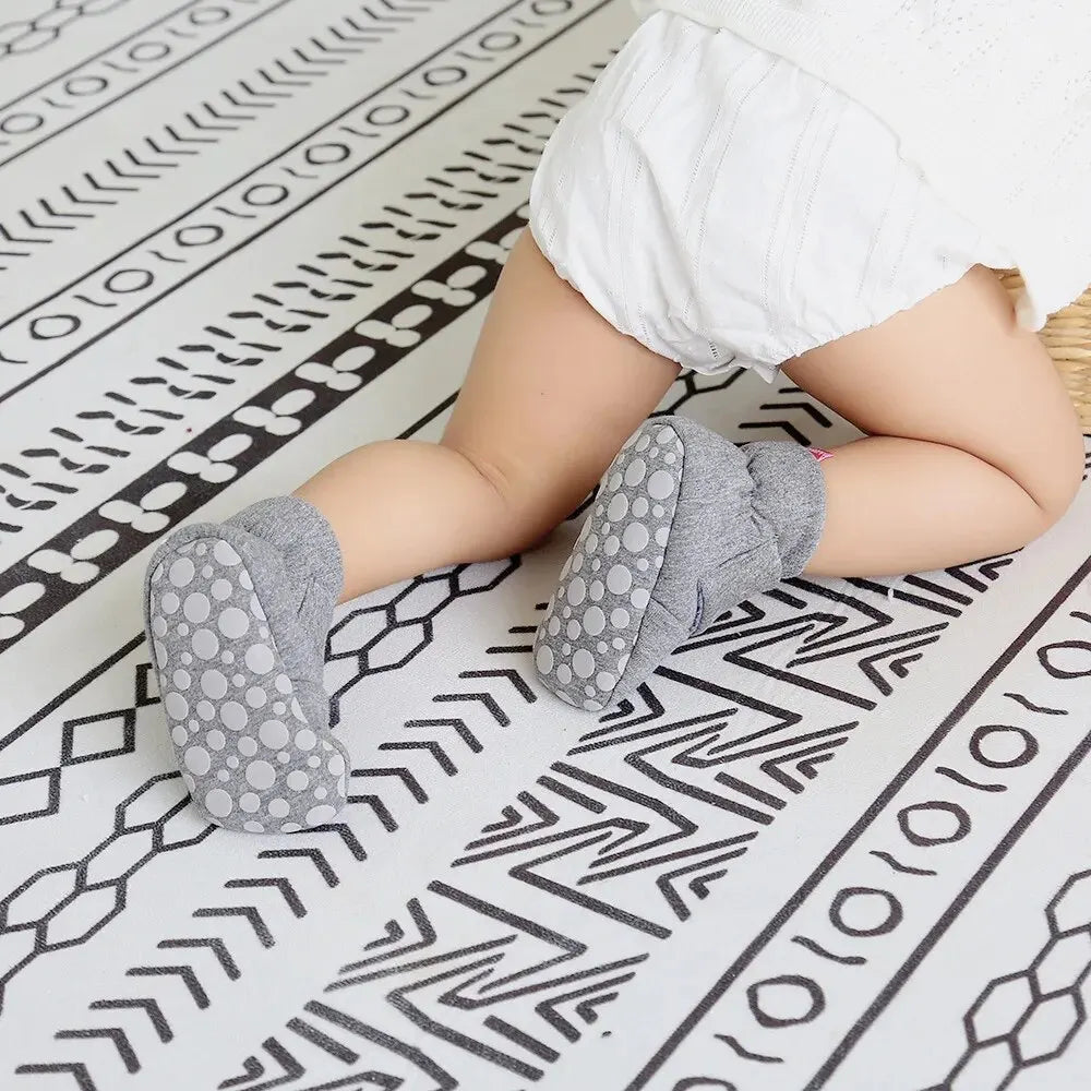 098B-Chaussures Chaussettes Bébé - Confort et Sécurité pour les Premiers Pas