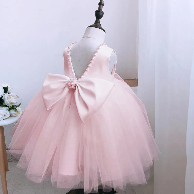 109A-Robe de Baptême Fille avec Nœud : Élégance et Confort pour les Moments Spéciaux de Votre Petite Princesse