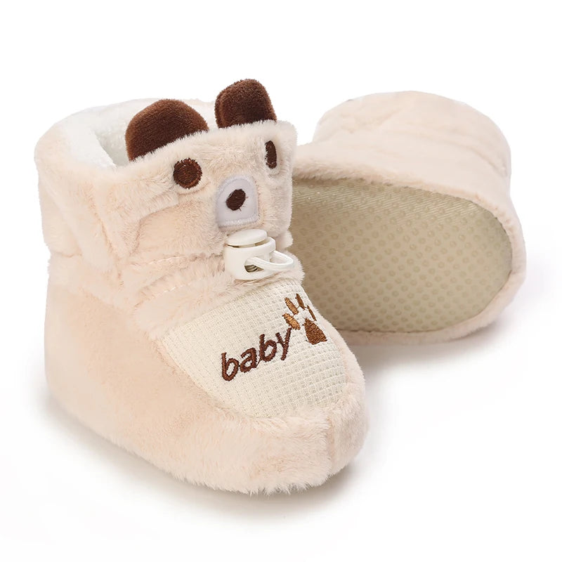 047-Chaussons Bébé d’Hiver – Douceur et Confort pour les Premiers Pas