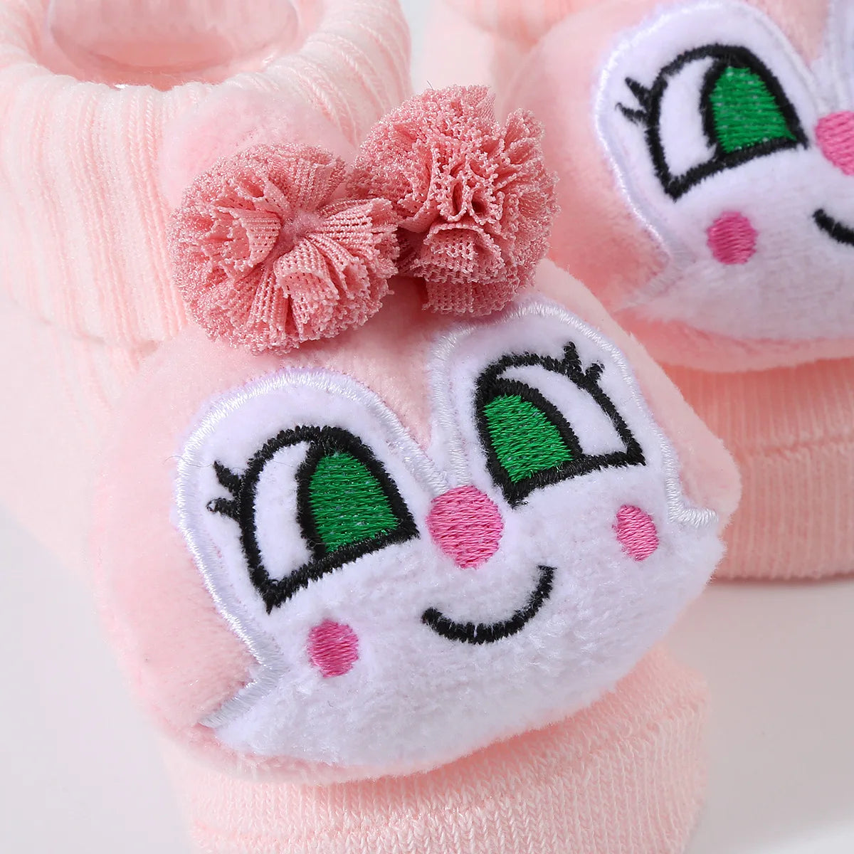 116-Chaussettes Bébé Douces avec Poupée Cartoon – Premiers Pas et Confort