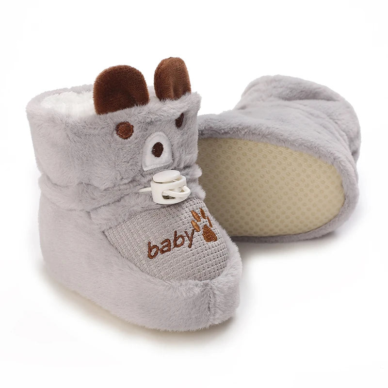 047-Chaussons Bébé d’Hiver – Douceur et Confort pour les Premiers Pas